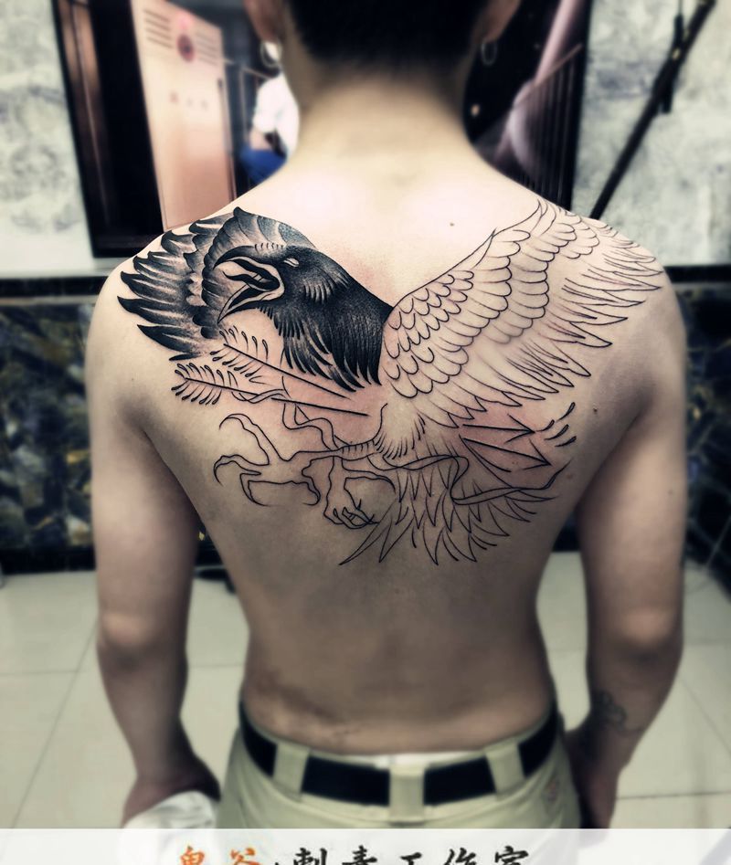 乌鸦纹身图片_背部纹身图案