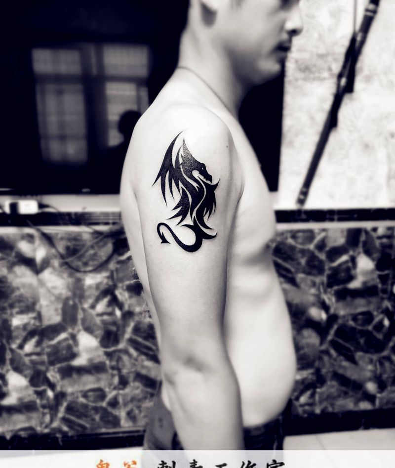 图腾龙纹身图片_手臂纹身图案