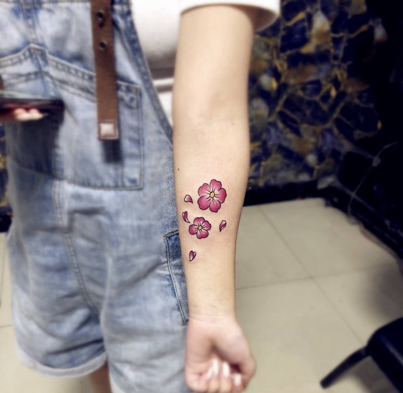 樱花纹身图片_手臂纹身图案