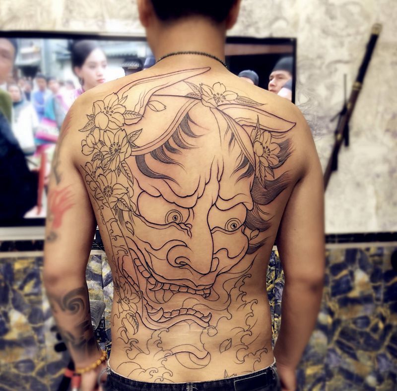满背纹身图片_背部纹身图案