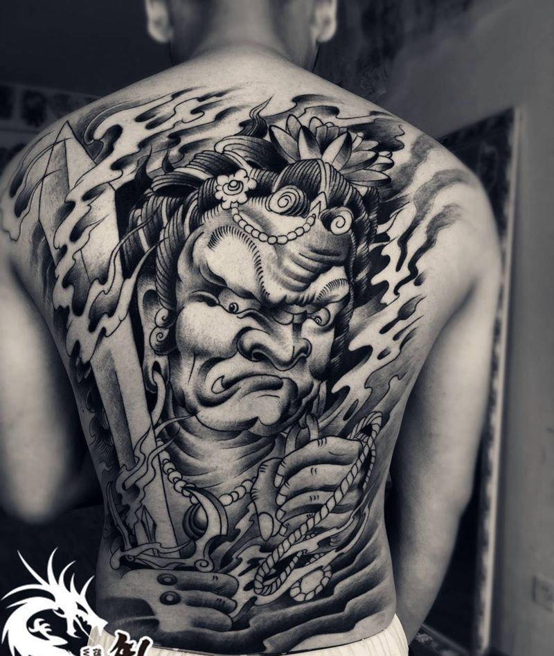满背不动明王纹身图片