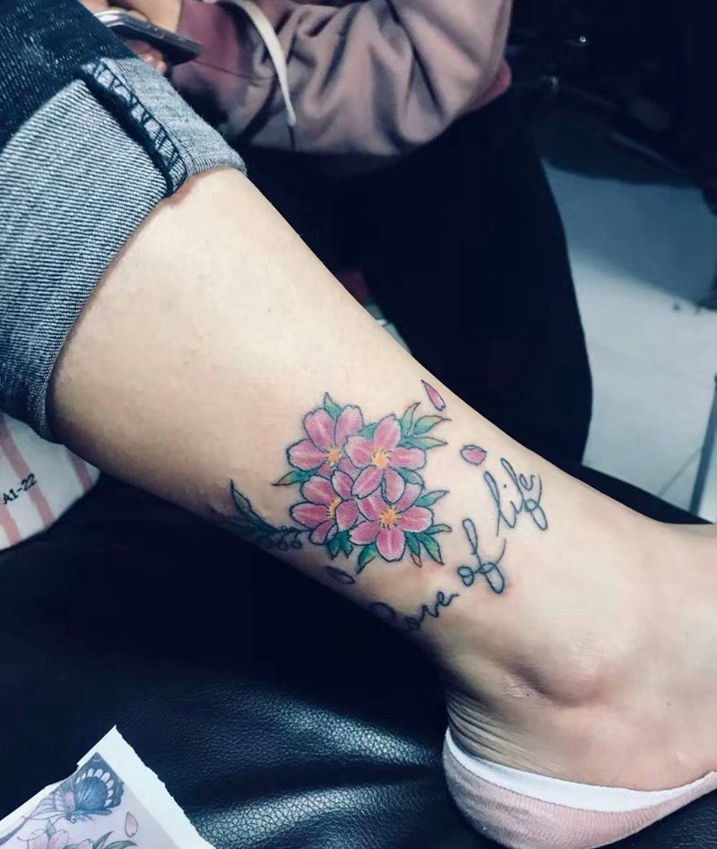 樱花纹身图片_脚部腿部新传统樱花纹身图案