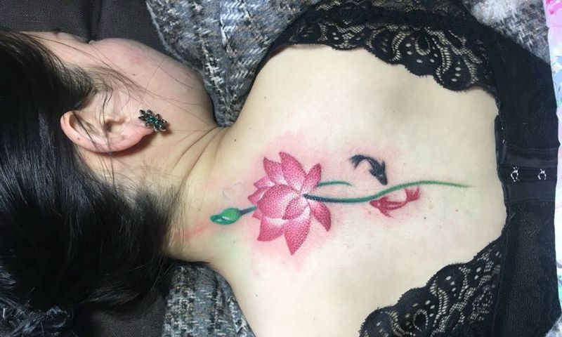 出淤泥而不染纹身图片