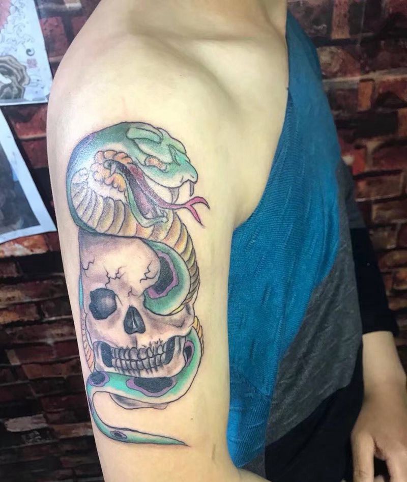 蛇 骷髅纹身图片_手臂手部New School蛇 骷髅纹身图案