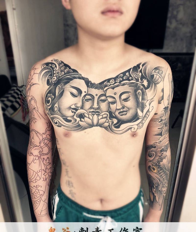 花胸三面佛纹身图片
