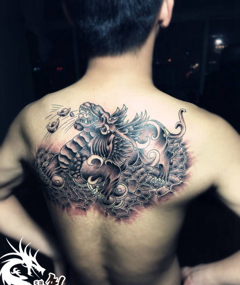 貔貅纳财纹身图片