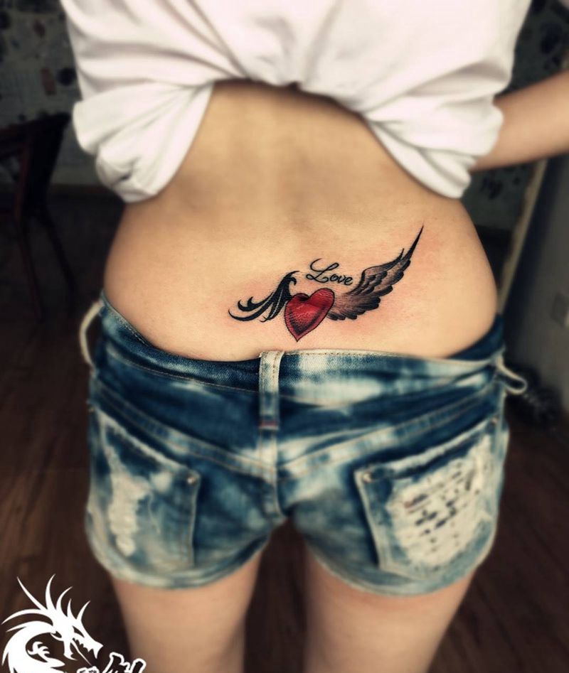 美女后背疤痕遮盖纹身图片