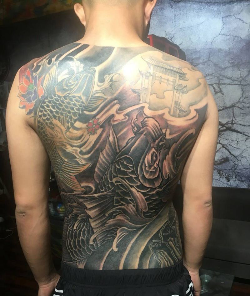 鱼跃龙门纹身图片