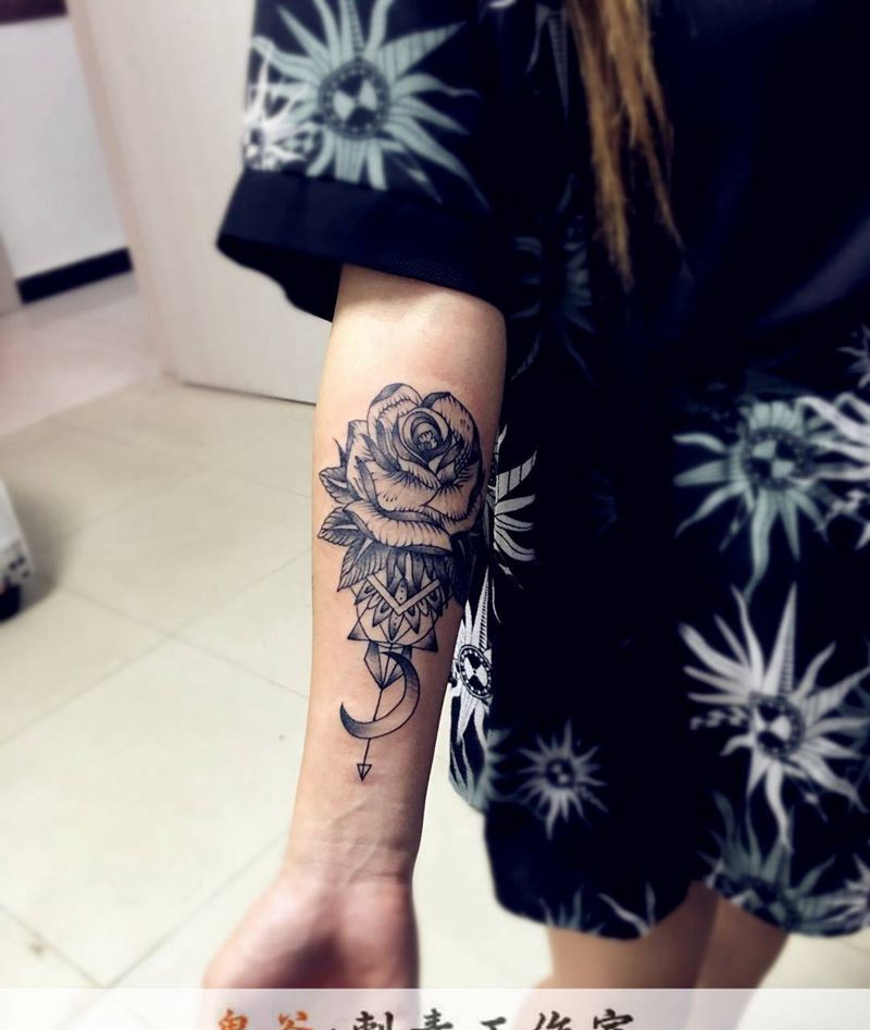 黑暗之花纹身图片