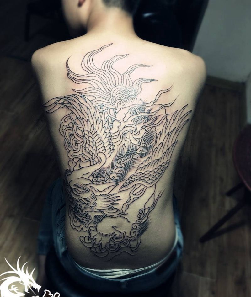 满背貔貅初步线条完成纹身图片