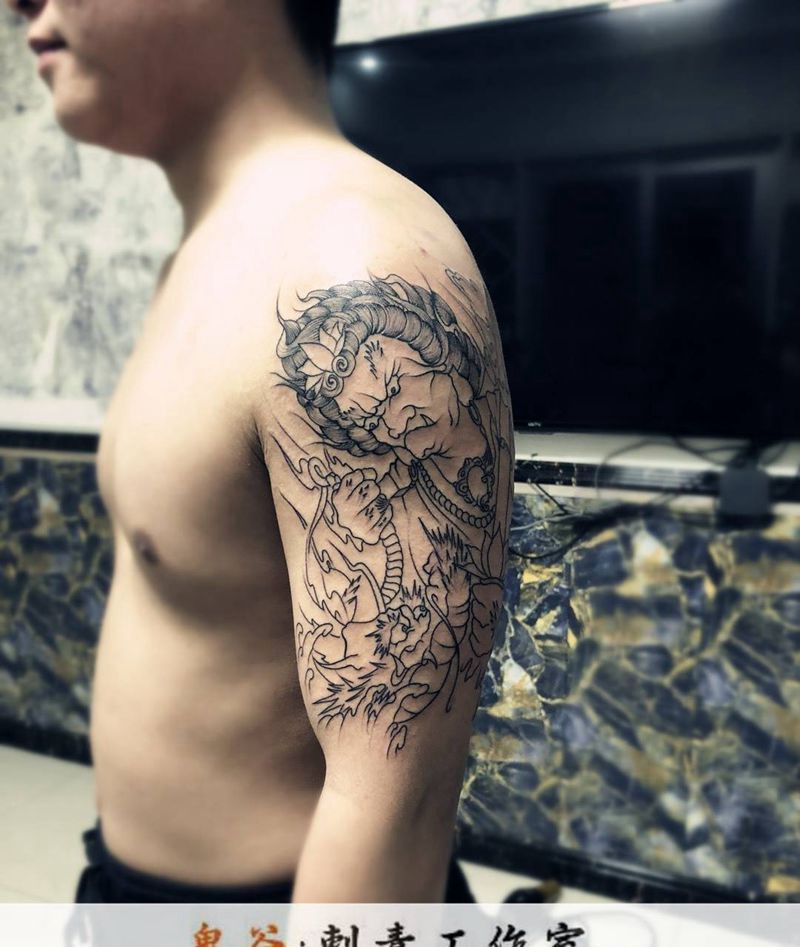 大臂线条纹身图片