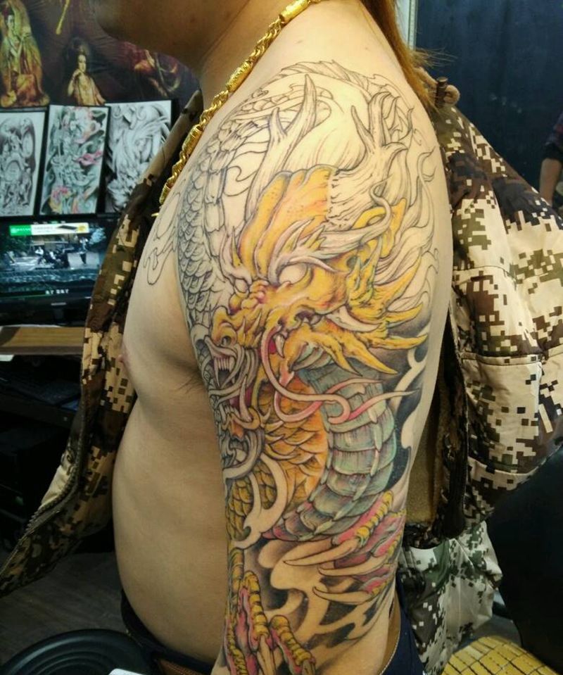 手臂霸气龙纹身图片