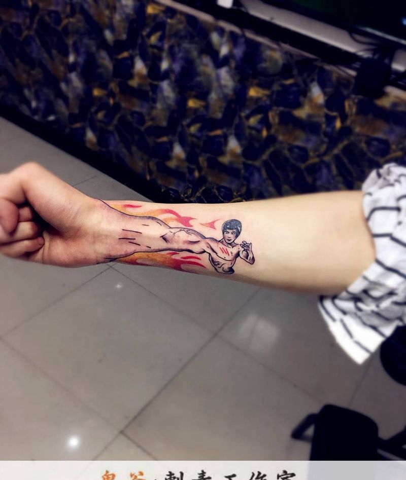 好有力的拳纹身图片