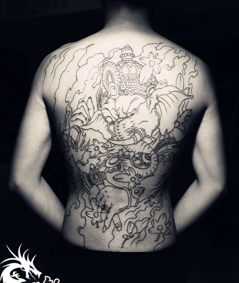 两个满背割线纹身图片