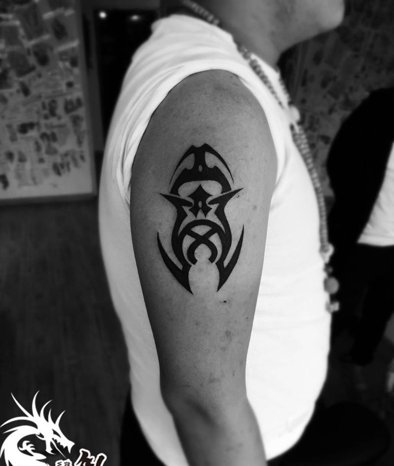 图腾两枚纹身图片