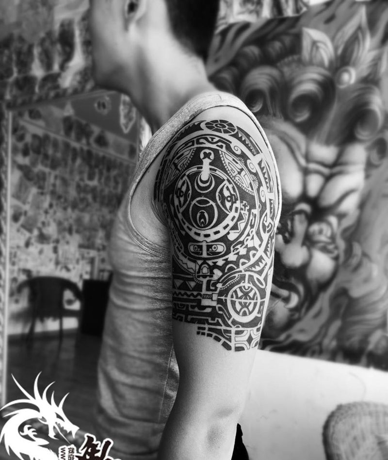 大臂部落图腾纹身图片