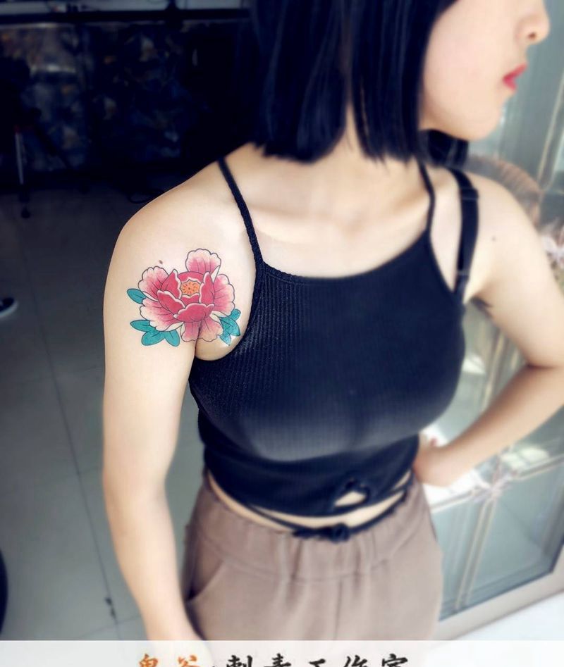 美女一波纹身图片