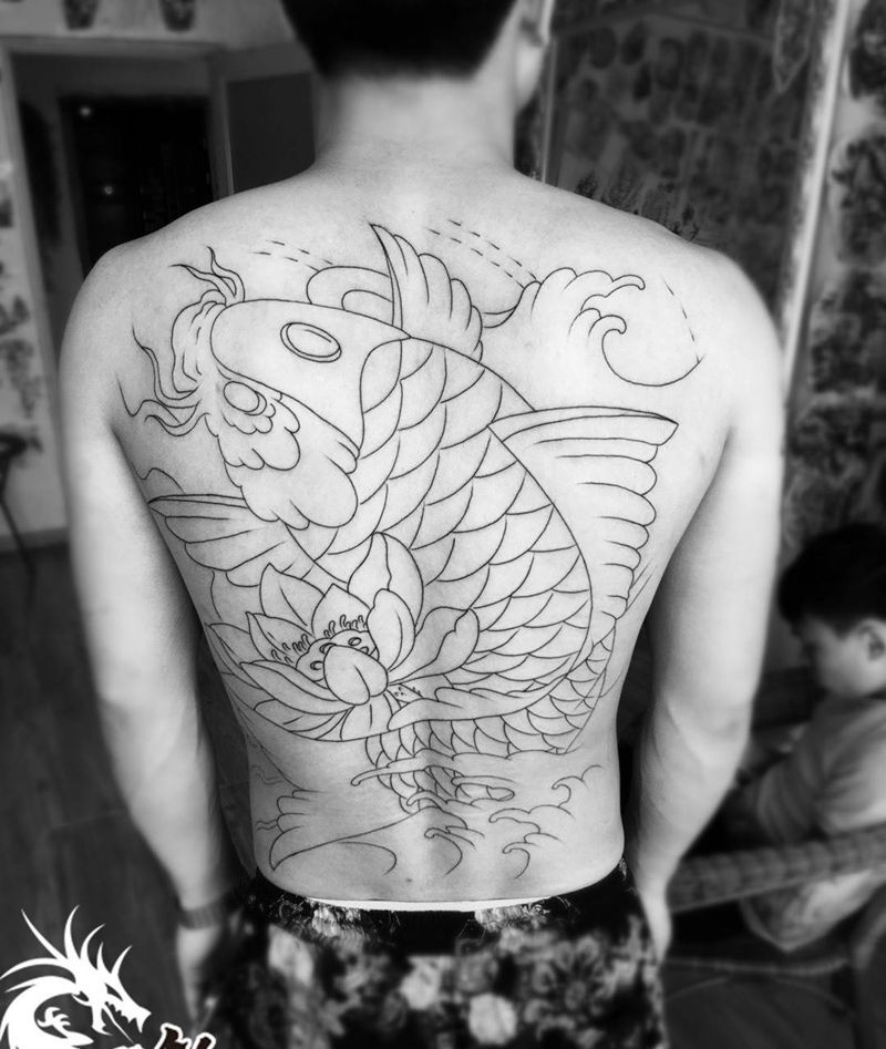 满背线条纹身图片