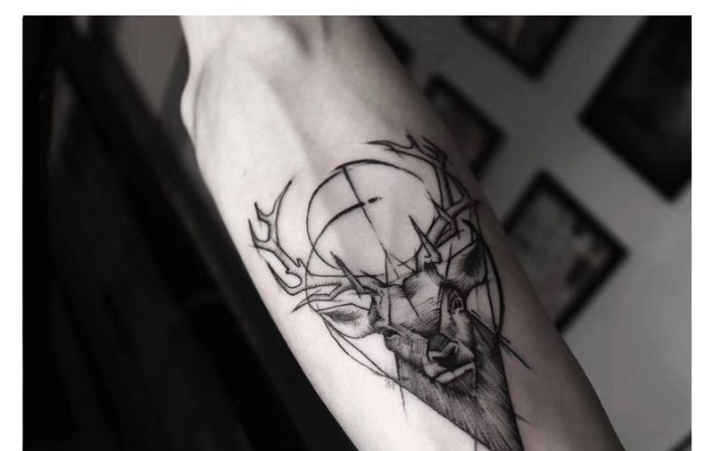 麋鹿 速写风格纹身图片