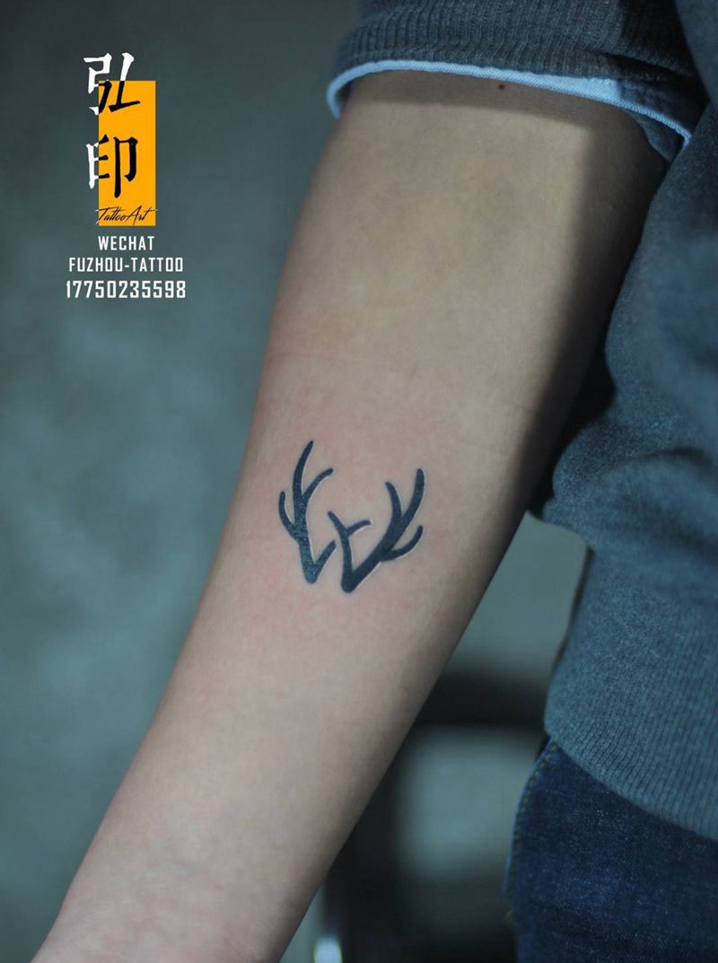 鹿角纹身图片