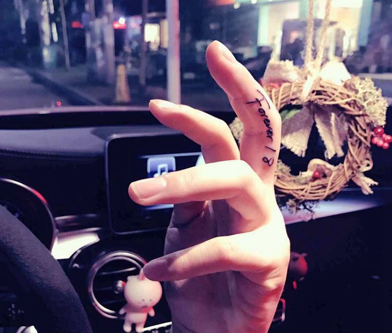 客人自拍纹身图片