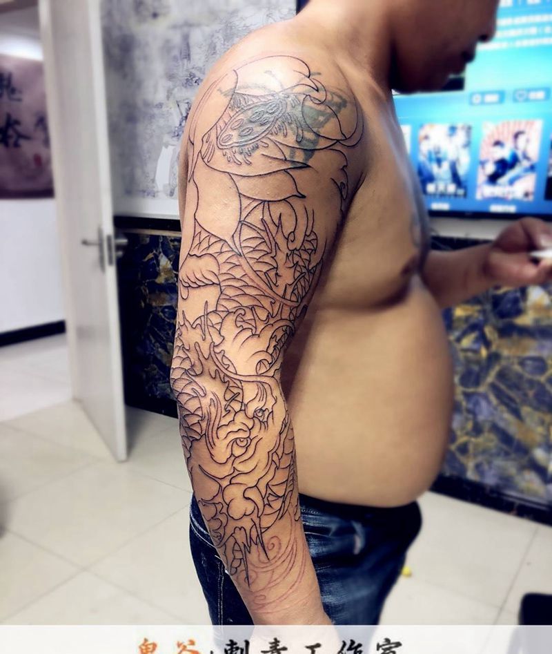 龙臂纹身图片