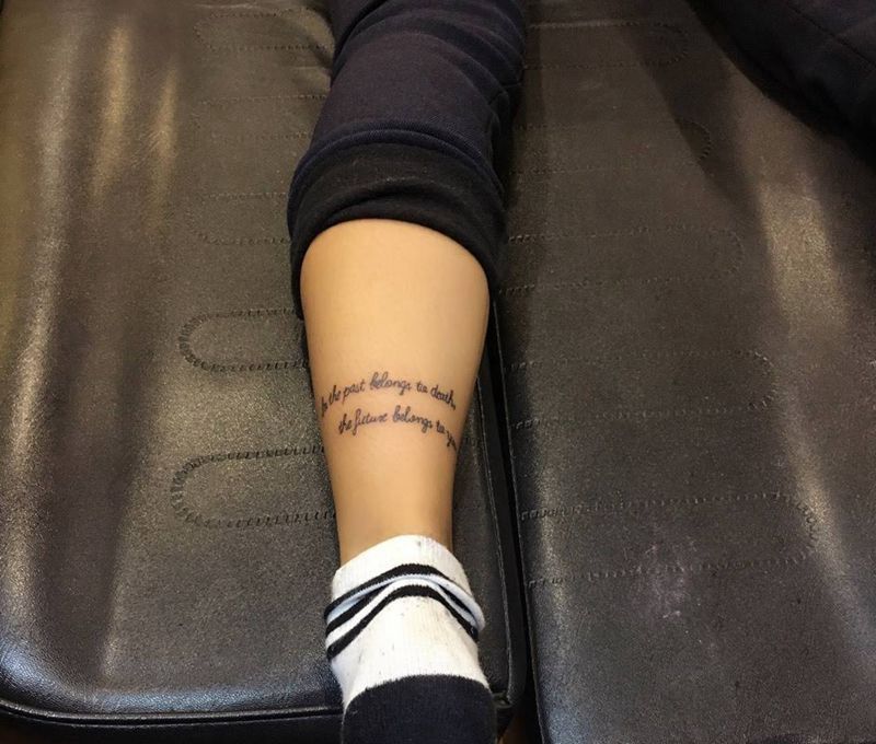 简易英文纹身图片_成品腿部清新字符纹身图案