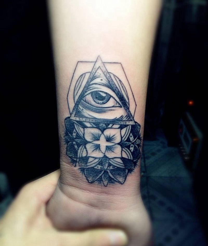 点刺全视之眼纹身图片