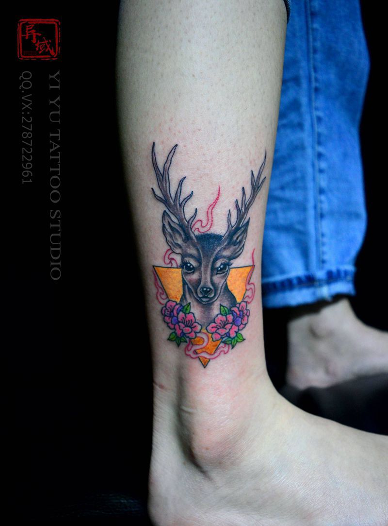 麋鹿纹身图片_腿部纹身图案