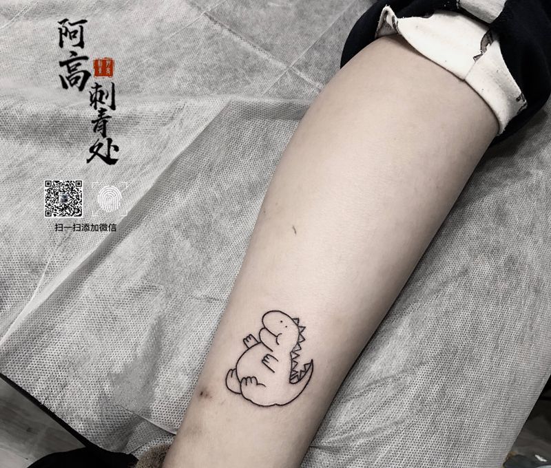 小图纹身图片_手部脚部花体字几何纹身图案