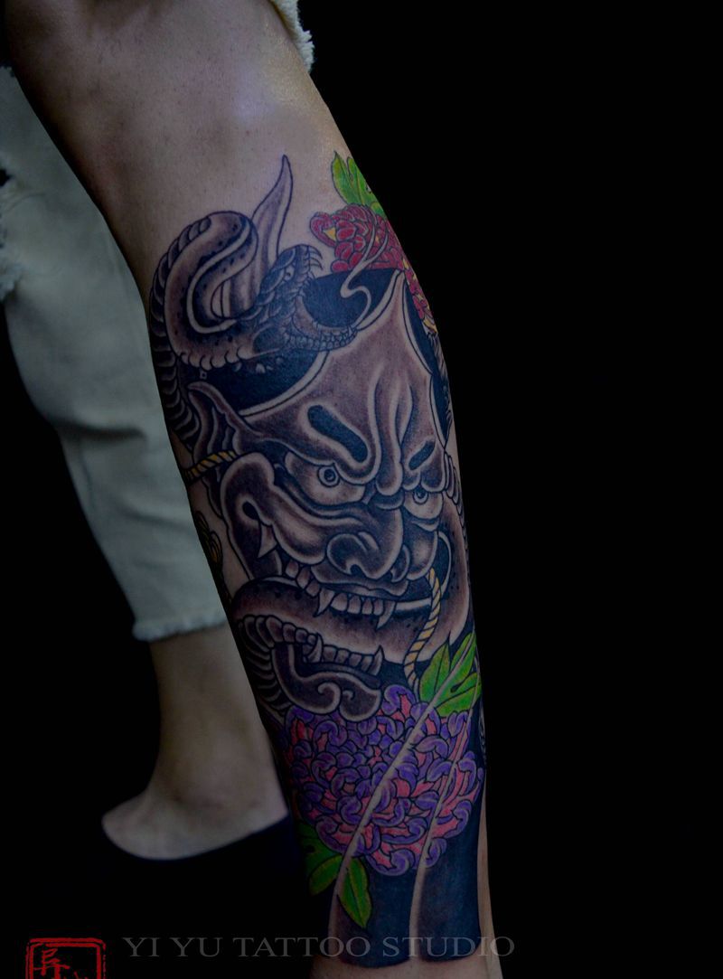 般若纹身图片_腿部纹身图案