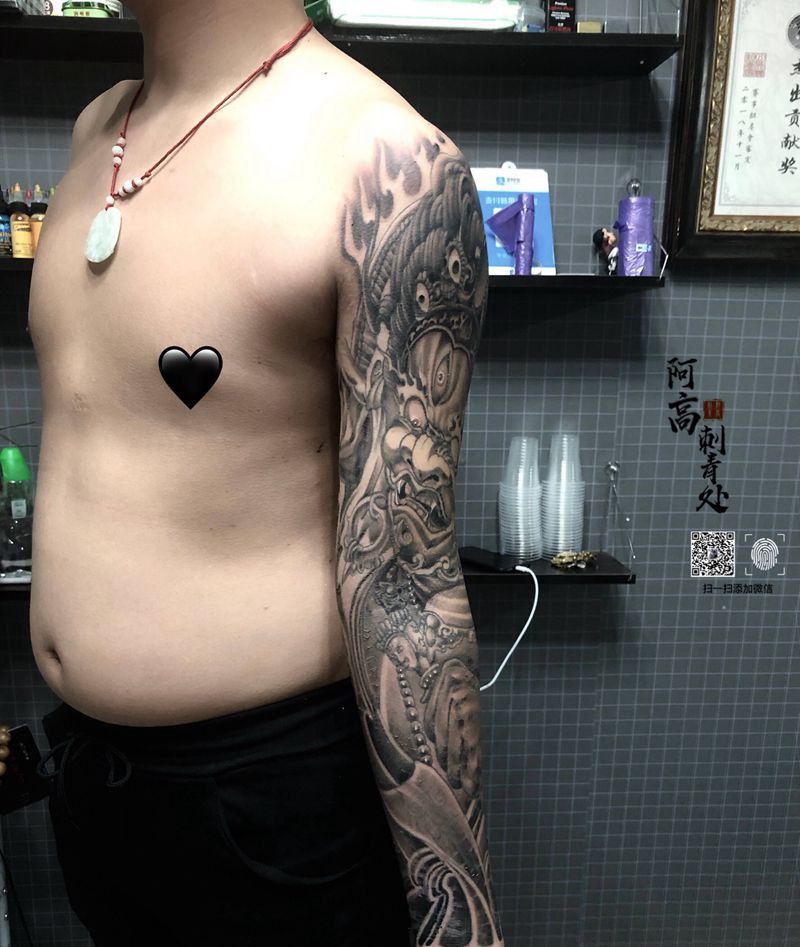 花臂大黑天纹身图片_手臂新传统纹身图案