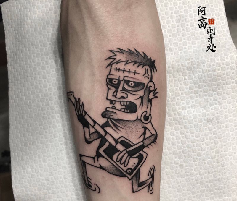 摇滚选手纹身图片_手臂Old School纹身图案