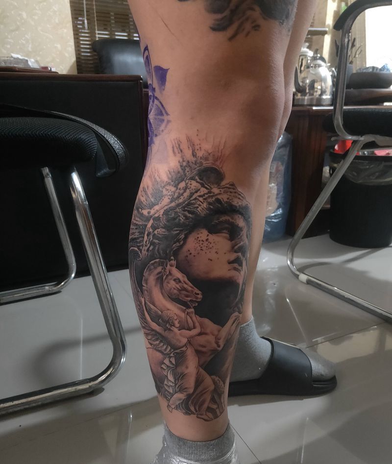 雅典娜纹身图片_臀部欧美写实纹身图案