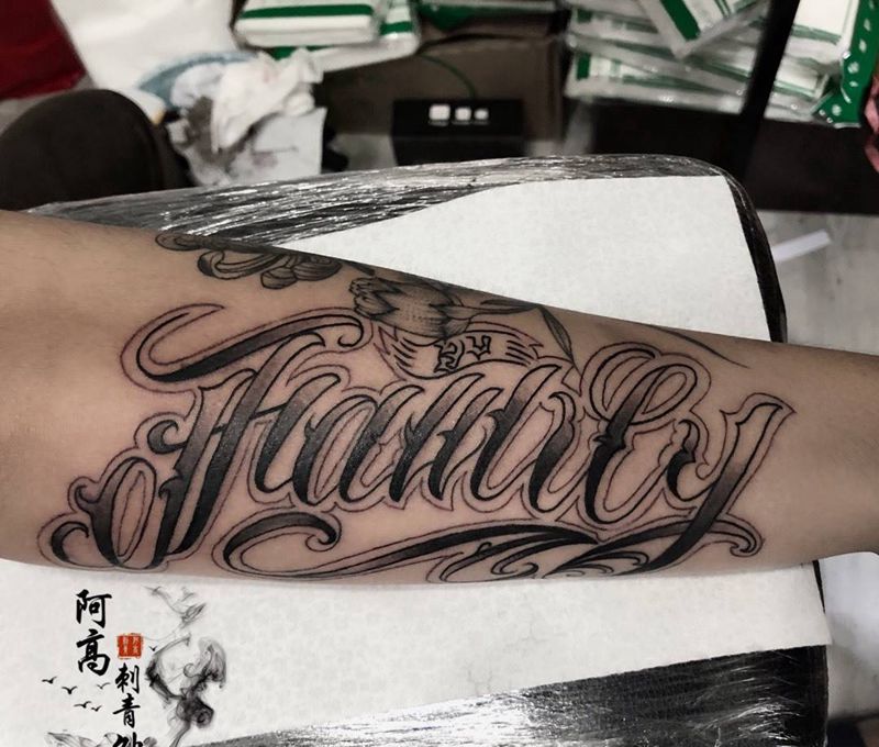 今日：原创奇卡诺花体字#Family纹身图片