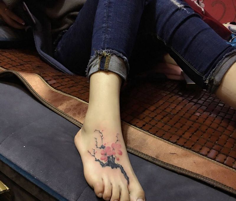 手工设计梅花纹身图片_手稿插画成品脚部传统清新国画植物原创纹身图案