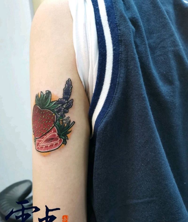 草莓纹身图片_手臂Old School纹身图案