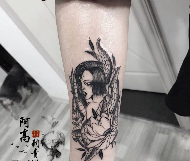 蛇女纹身图片