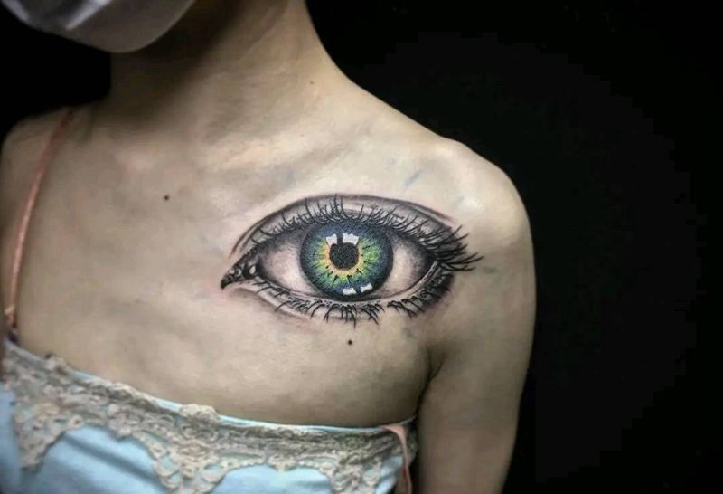 眼睛。纹身图片_肩部纹身图案