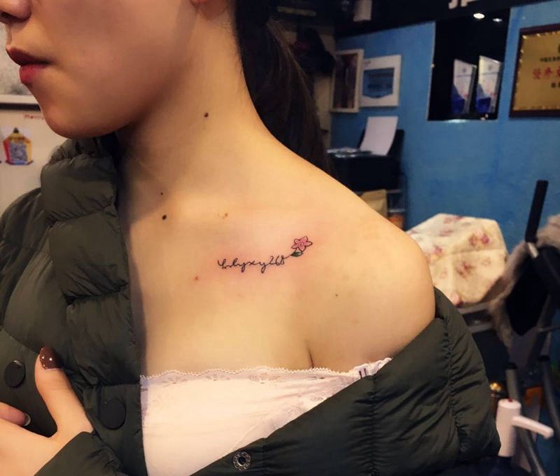 纹铭刺青-梁子纹身图片_成品胸部清新植物纹身图案