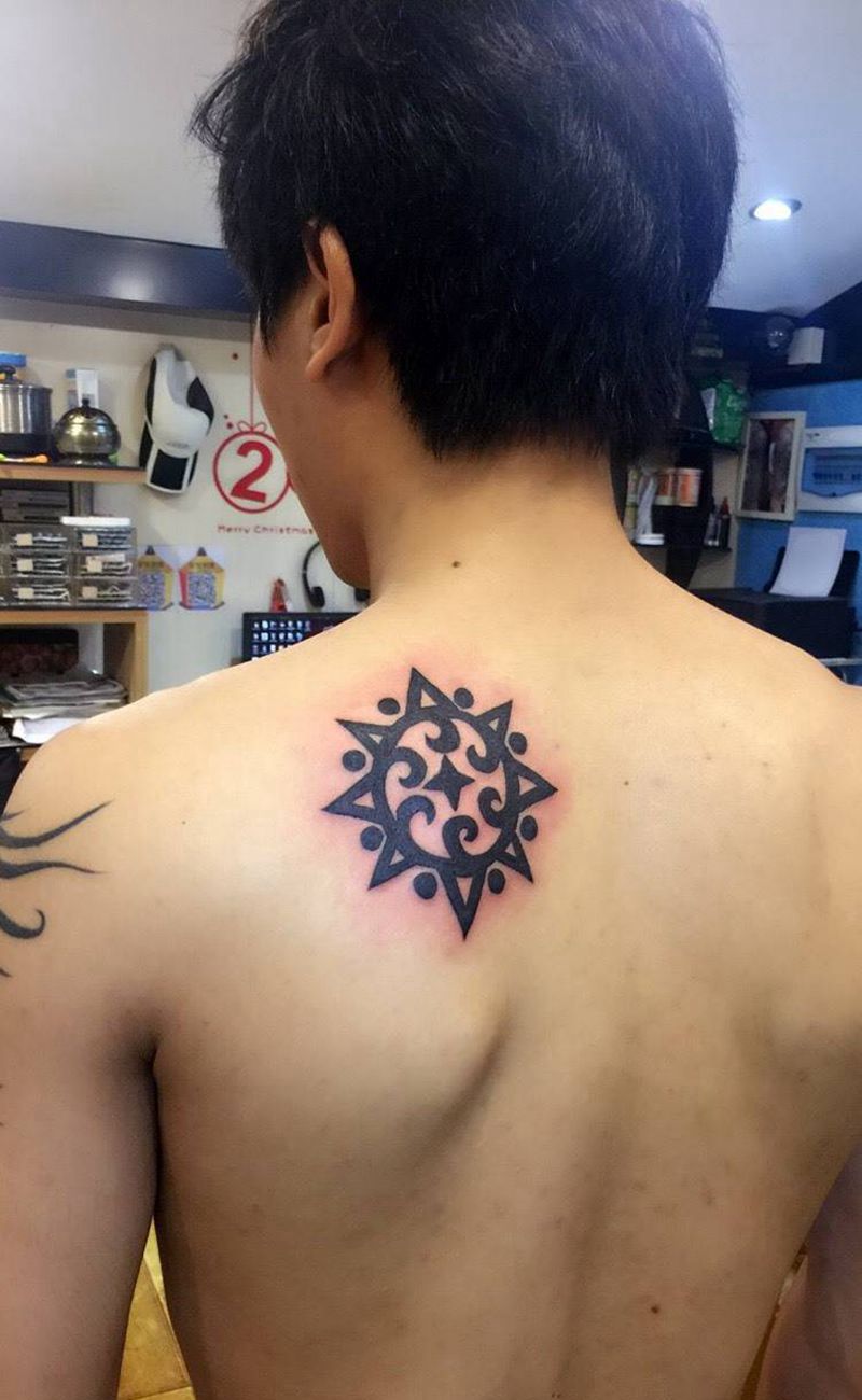 肩膀图腾纹身图片