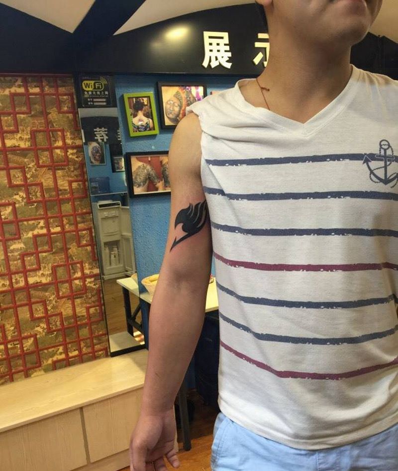 手臂图腾纹身图片
