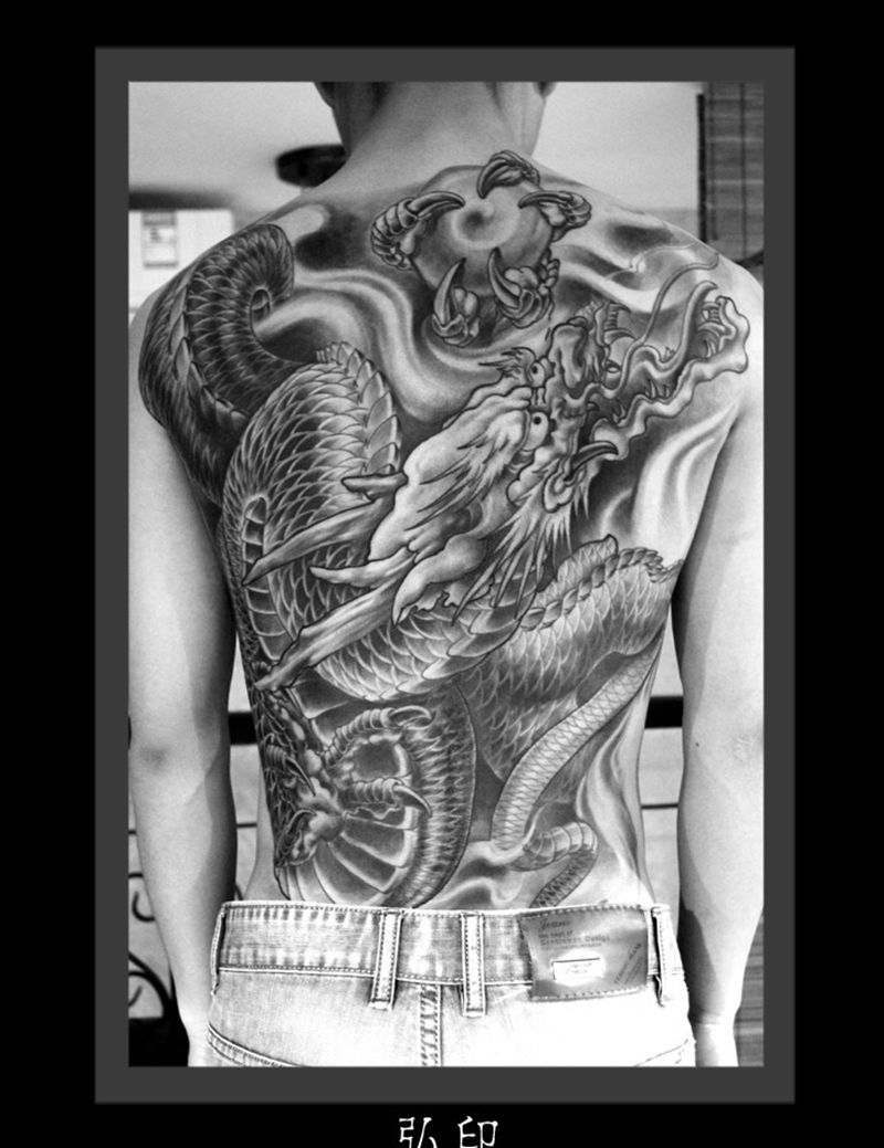 整背龙纹身图片_成品背部传统动物纹身图案