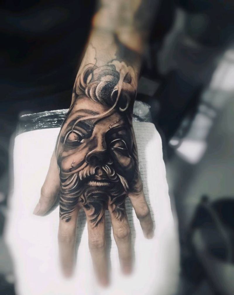 肖像纹身图片_手部欧美写实纹身图案