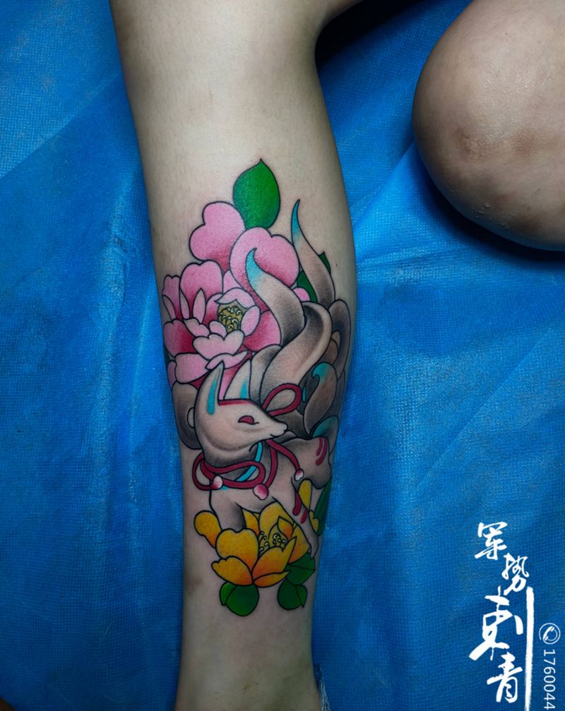 狐狸纹身图片_腿部纹身图案