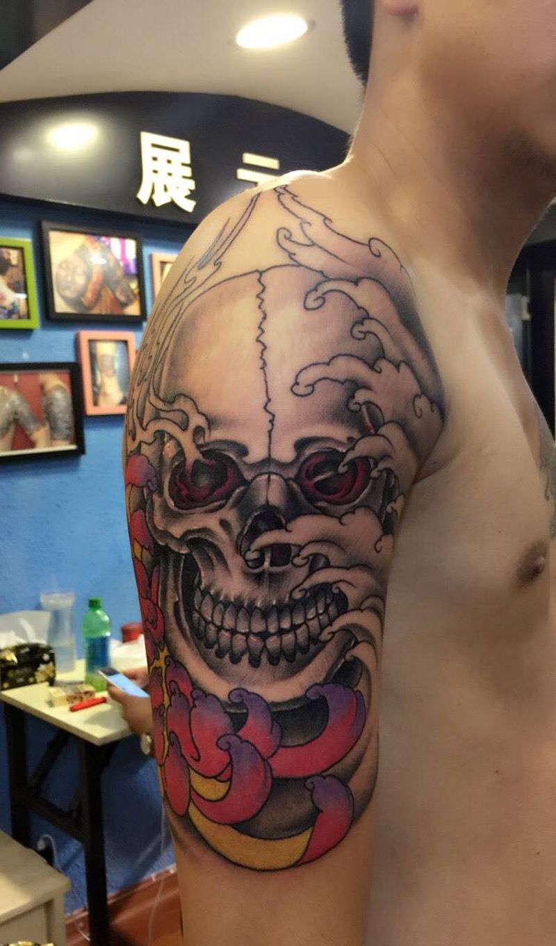 骷髅纹身图片_成品臀部欧美鬼神纹身图案