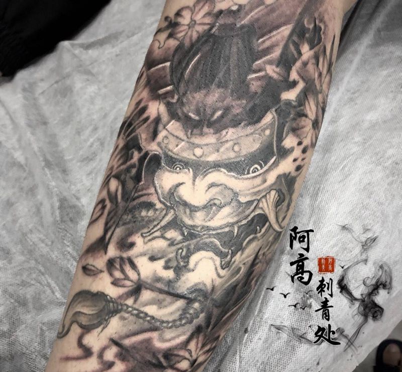 鬼面武士纹身图片