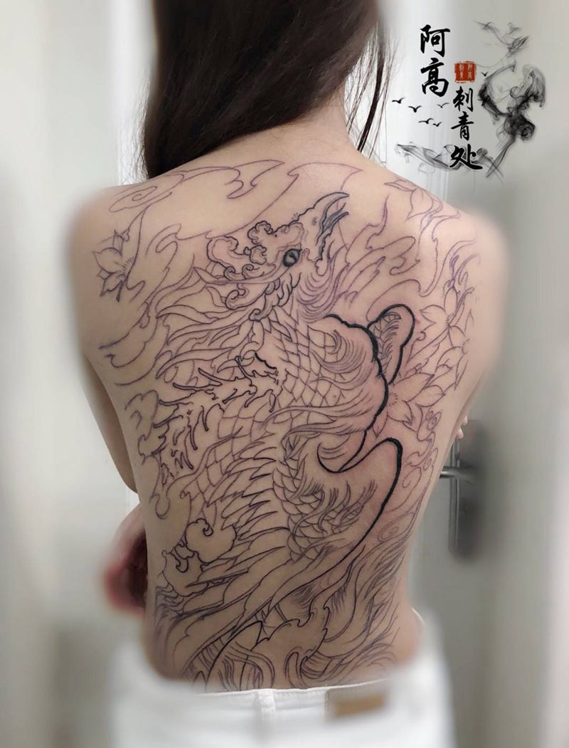 满背凤凰纹身图片