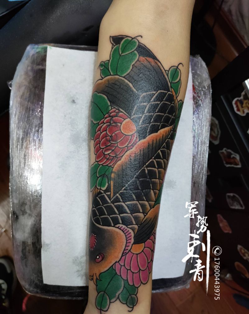 盖图纹身图片_手部纹身图案