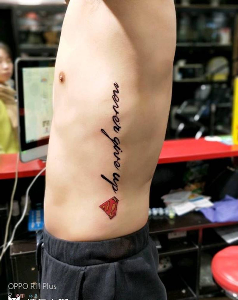 字母纹身图片_腰部纹身图案